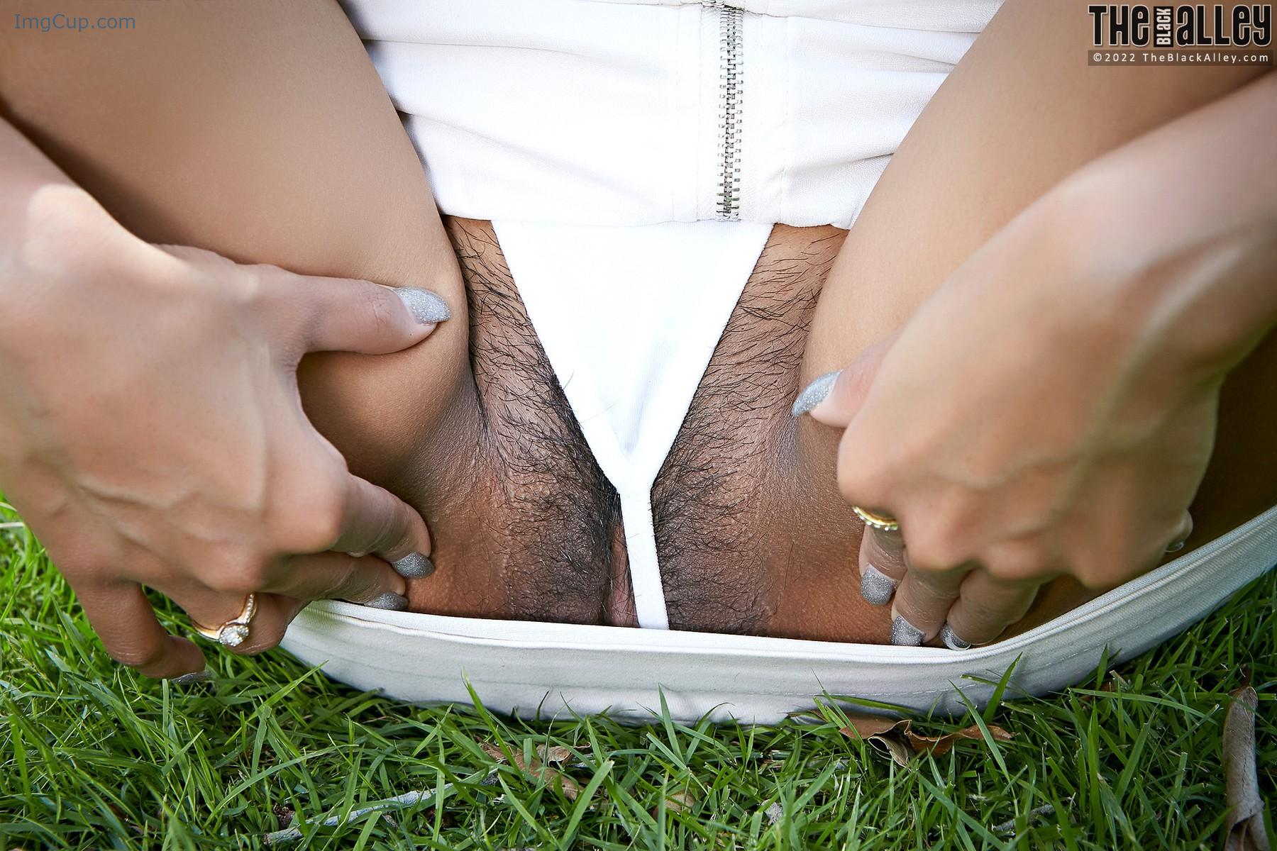 1719217777_253_The-Black-Alley-Linda-Photo-Set58-20220209.jpg 1719217777 253 The Black Alley Linda Photo Set58 20220209