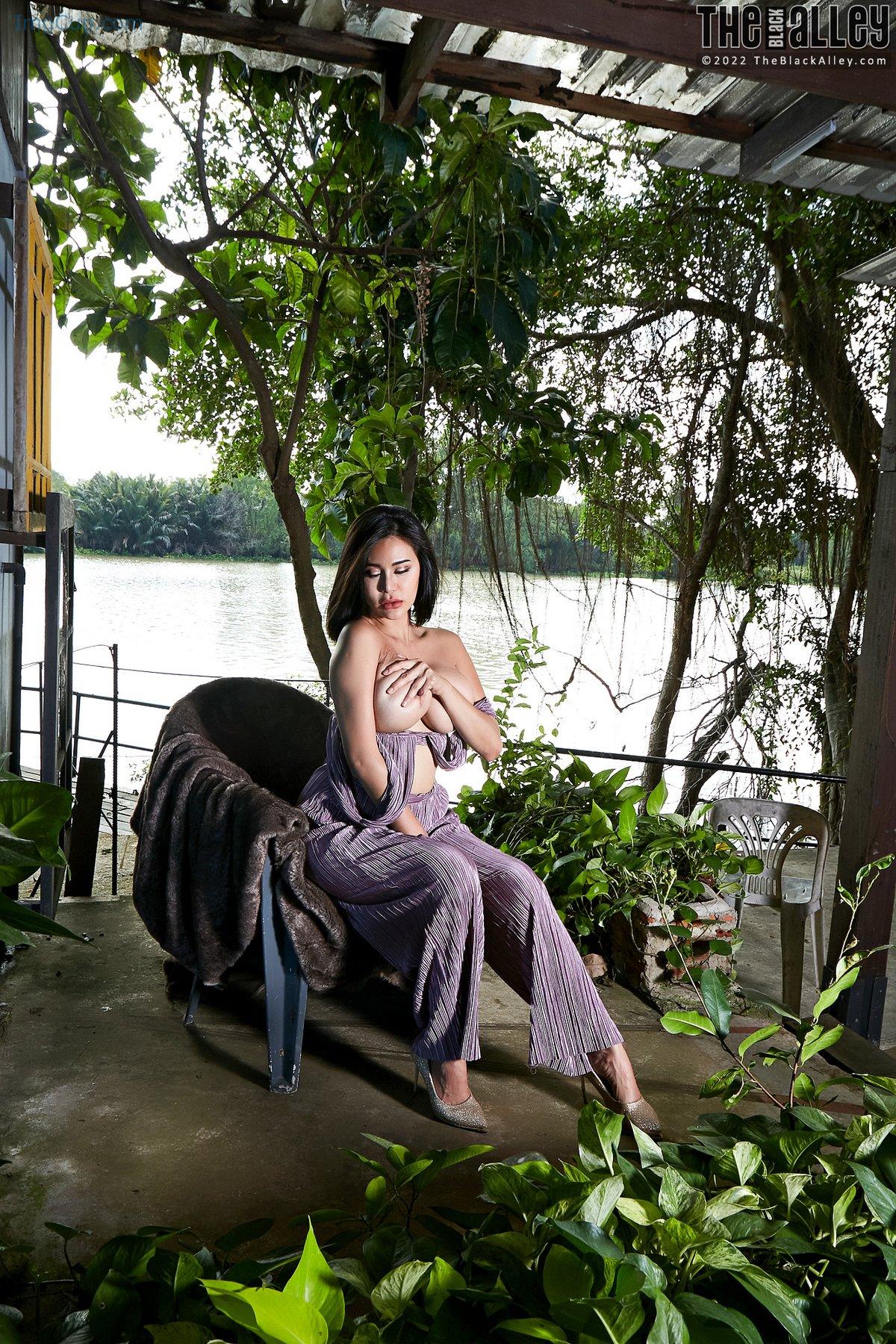 1719308061_933_The-Black-Alley-Natalie-Wang-Photo-Set109-20220214.jpg 1719308061 933 The Black Alley Natalie Wang Photo Set109 20220214