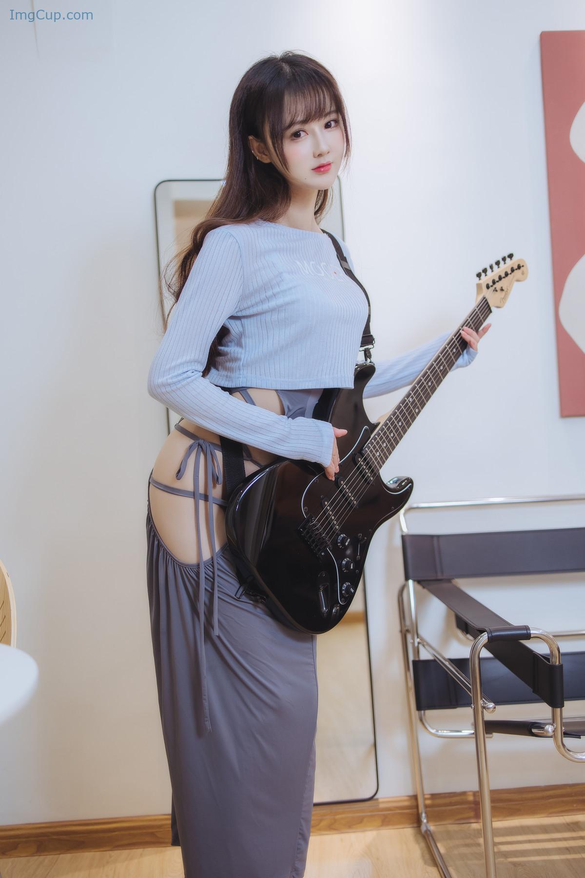 Cosplay-羽生三未-吉他妹妹.jpg Cosplay 羽生三未 吉他妹妹