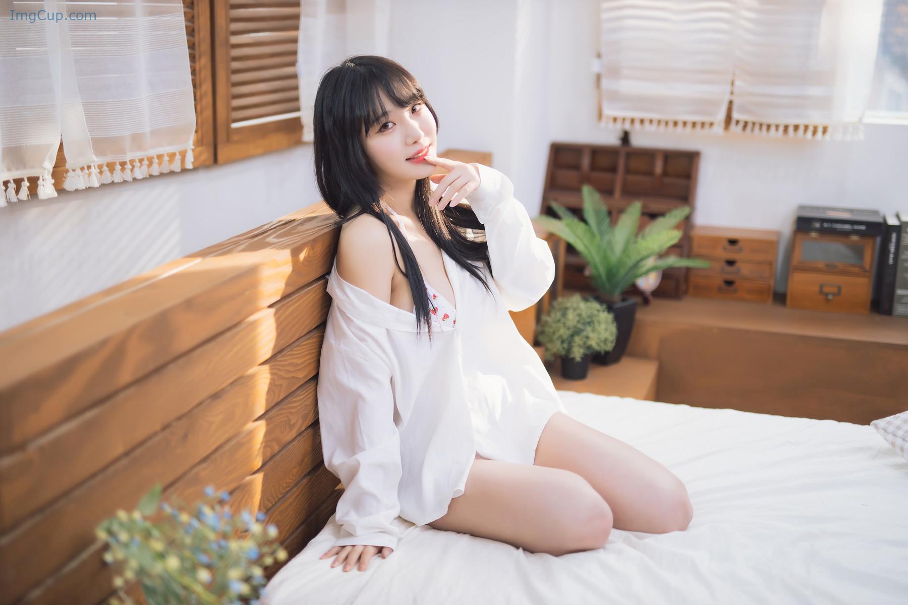 1720110190_847_Sooflower-수련수련-Strawberry-Photobook-Set01.jpg 1720110190 847 Sooflower 수련수련 Strawberry Photobook Set01