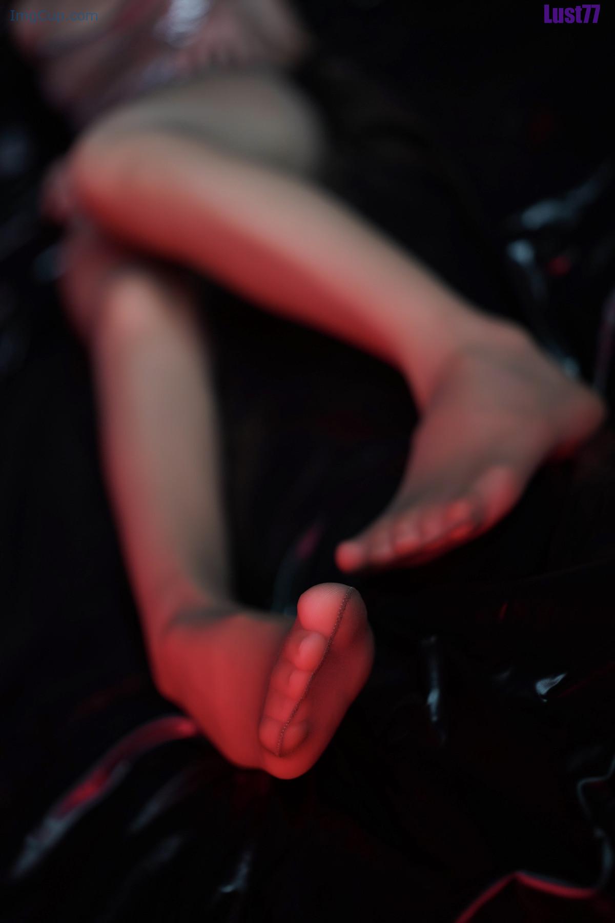 1720183831_650_Cosplay-柒柒要乖哦-纸醉金迷-PartII-Set02.jpg 1720183831 650 Cosplay 柒柒要乖哦 纸醉金迷 PartII Set02