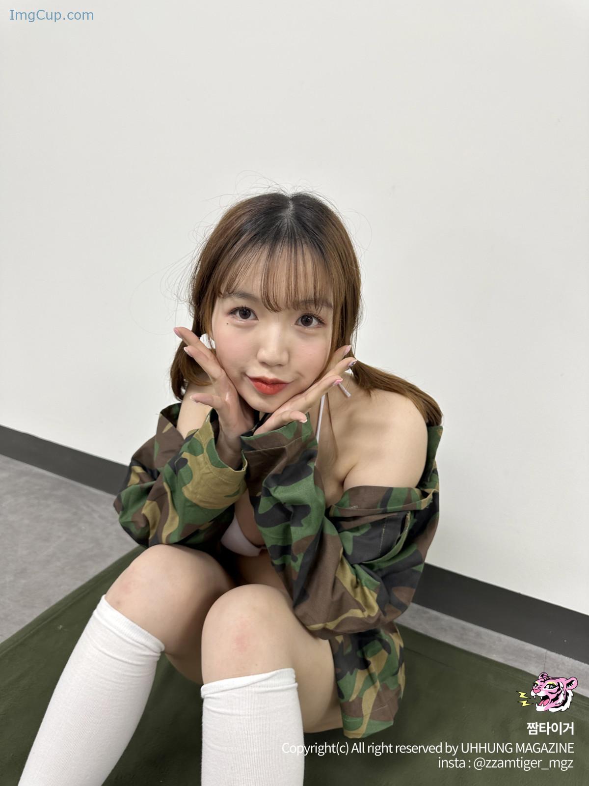 1720196465_81_Yoonvely-윤블리-UHHUNG-Magazine-Vol04-Milltary-Set03.jpg 1720196465 81 Yoonvely 윤블리 UHHUNG Magazine Vol04 Milltary Set03