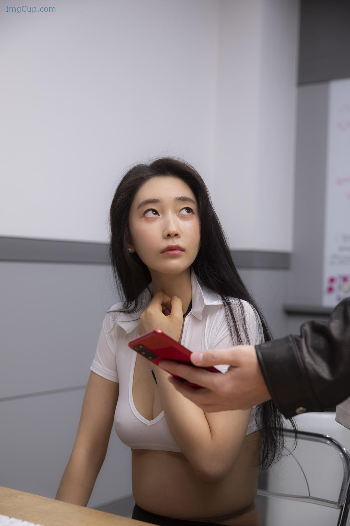 1720220940_301_LeeHa-이하-BUNNY-A-Lady-in-The-Office-S4-Weakness.jpg 1720220940 301 LeeHa 이하 BUNNY A Lady in The Office S4 Weakness