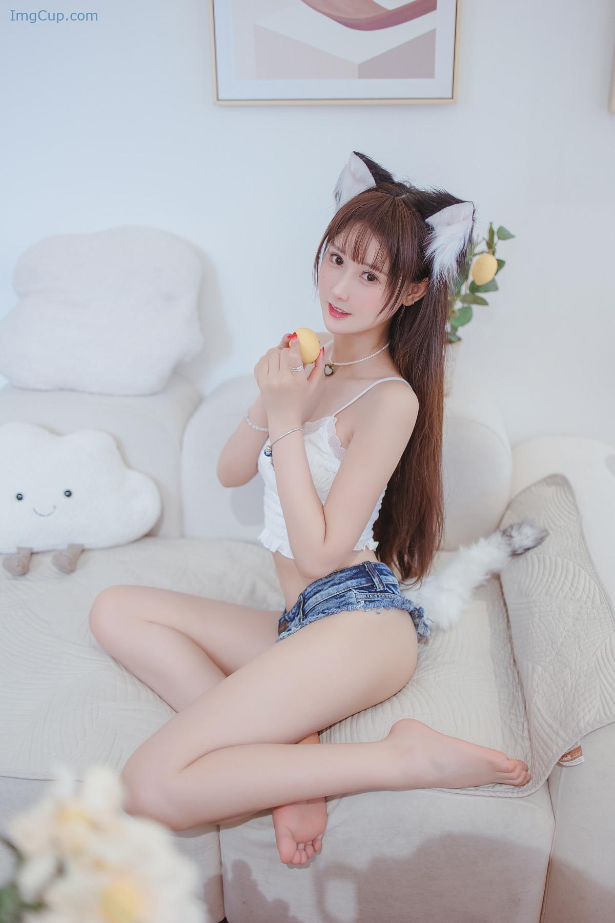 1720505151_695_Cosplay-羽生三未-猫耳私房-Cat-Ears.jpg 1720505151 695 Cosplay 羽生三未 猫耳私房 Cat Ears