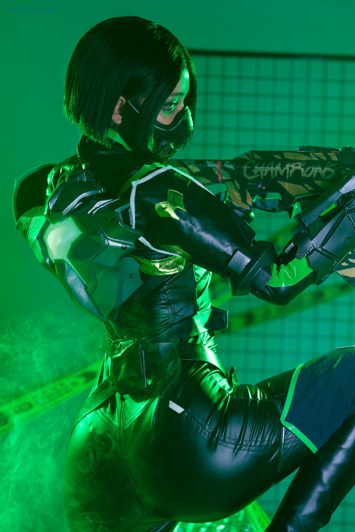 1722222083_941_Cosplay-UmekoJ-Viper-Valorant-Set02.jpg 1722222083 941 Cosplay UmekoJ Viper Valorant Set02