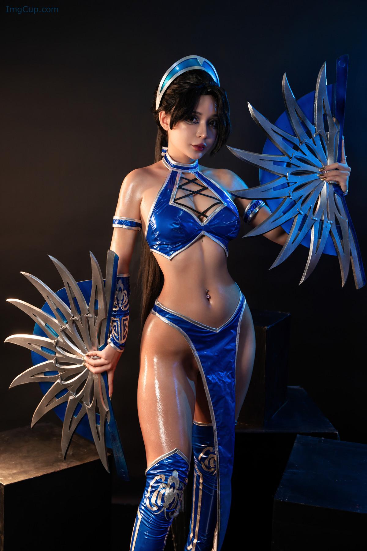 Cosplay-UmekoJ-Kitana-Mortal-Kombat-Set02.jpg Cosplay UmekoJ Kitana Mortal Kombat Set02