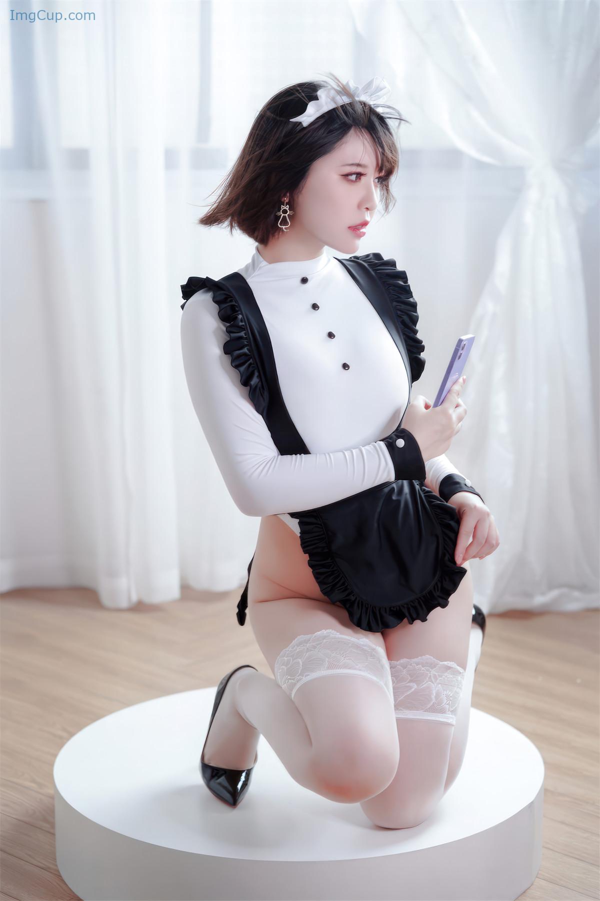Cosplay-半半子Banbanko-纯白女仆.jpg Cosplay 半半子Banbanko 纯白女仆