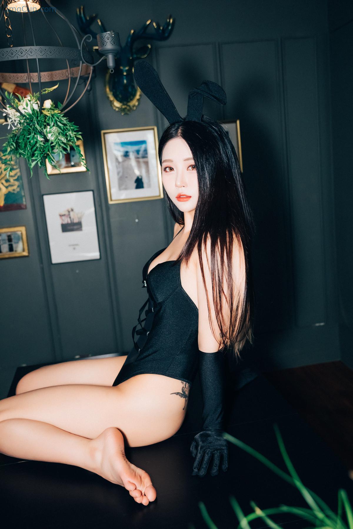 Jeong-Bomi-정보미-Loozy-Roomate-Set02.jpg Jeong Bomi 정보미 Loozy Roomate Set02