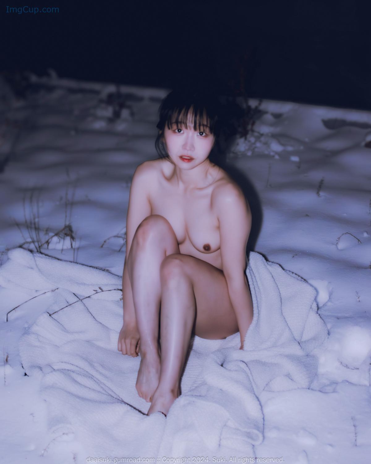Suki-숙희-Photobook-Snowy-Night-Set02.jpg Suki 숙희 Photobook Snowy Night Set02