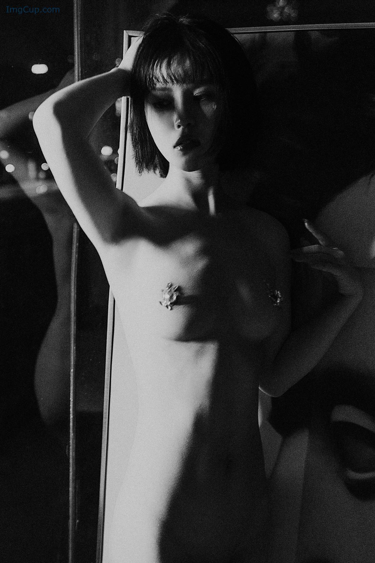 1722742924_112_Cosplay-晕崽Zz-皇帝的新衣-正片自拍.jpg 1722742924 112 Cosplay 晕崽Zz 皇帝的新衣 正片自拍