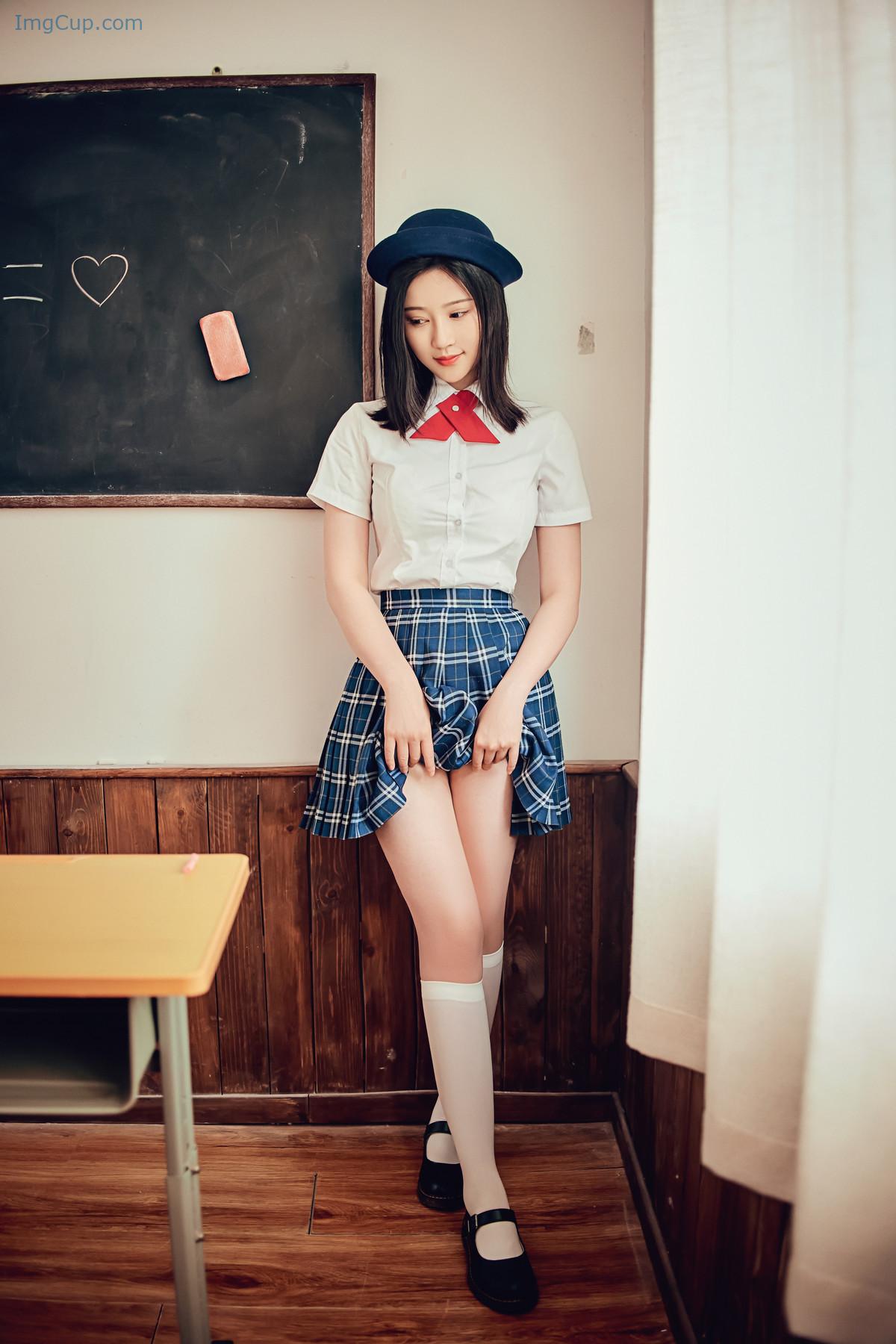 1722858455_986_年年Nnian-月刊少女.jpg 1722858455 986 年年Nnian 月刊少女