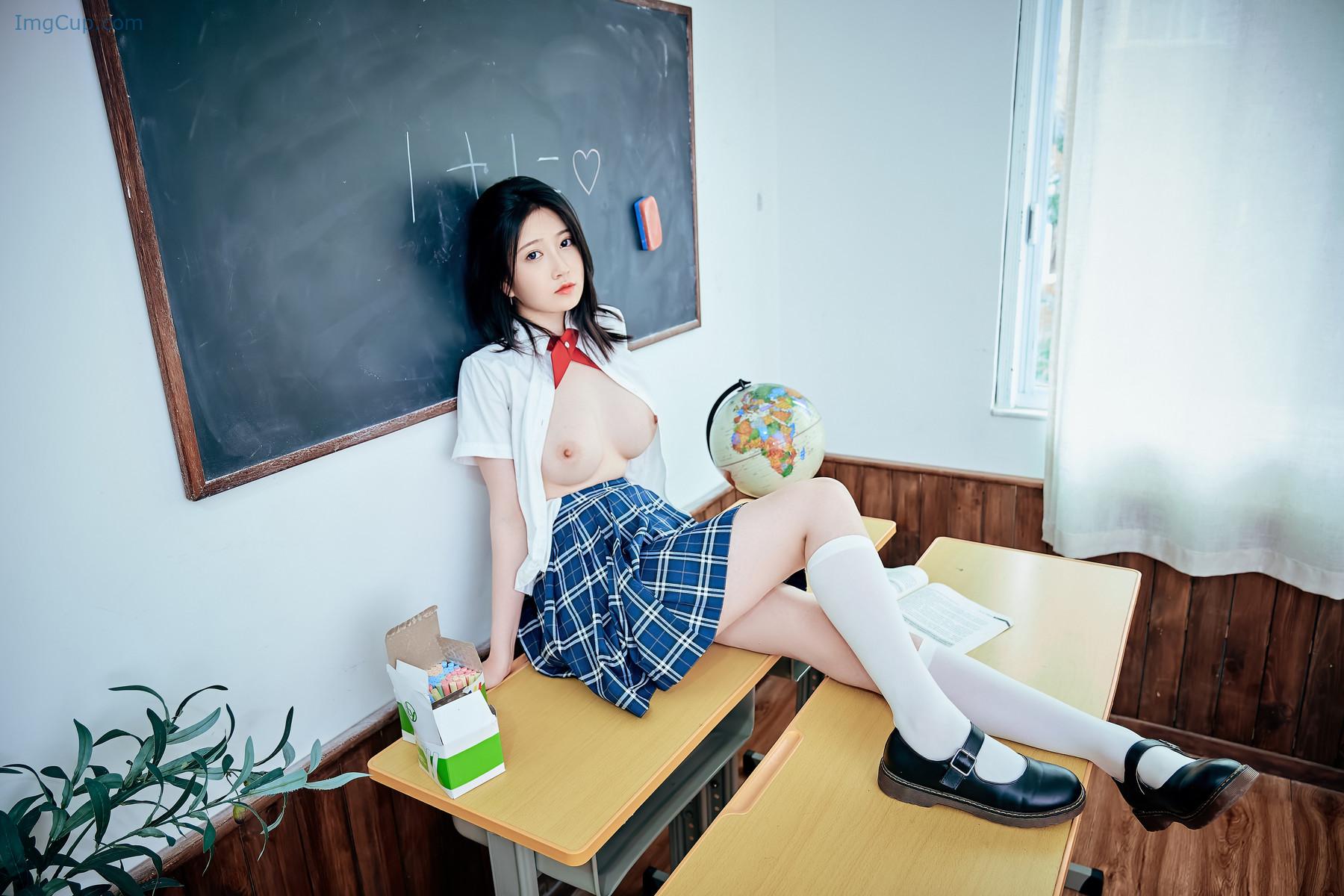 1722858478_56_年年Nnian-月刊少女.jpg 1722858478 56 年年Nnian 月刊少女