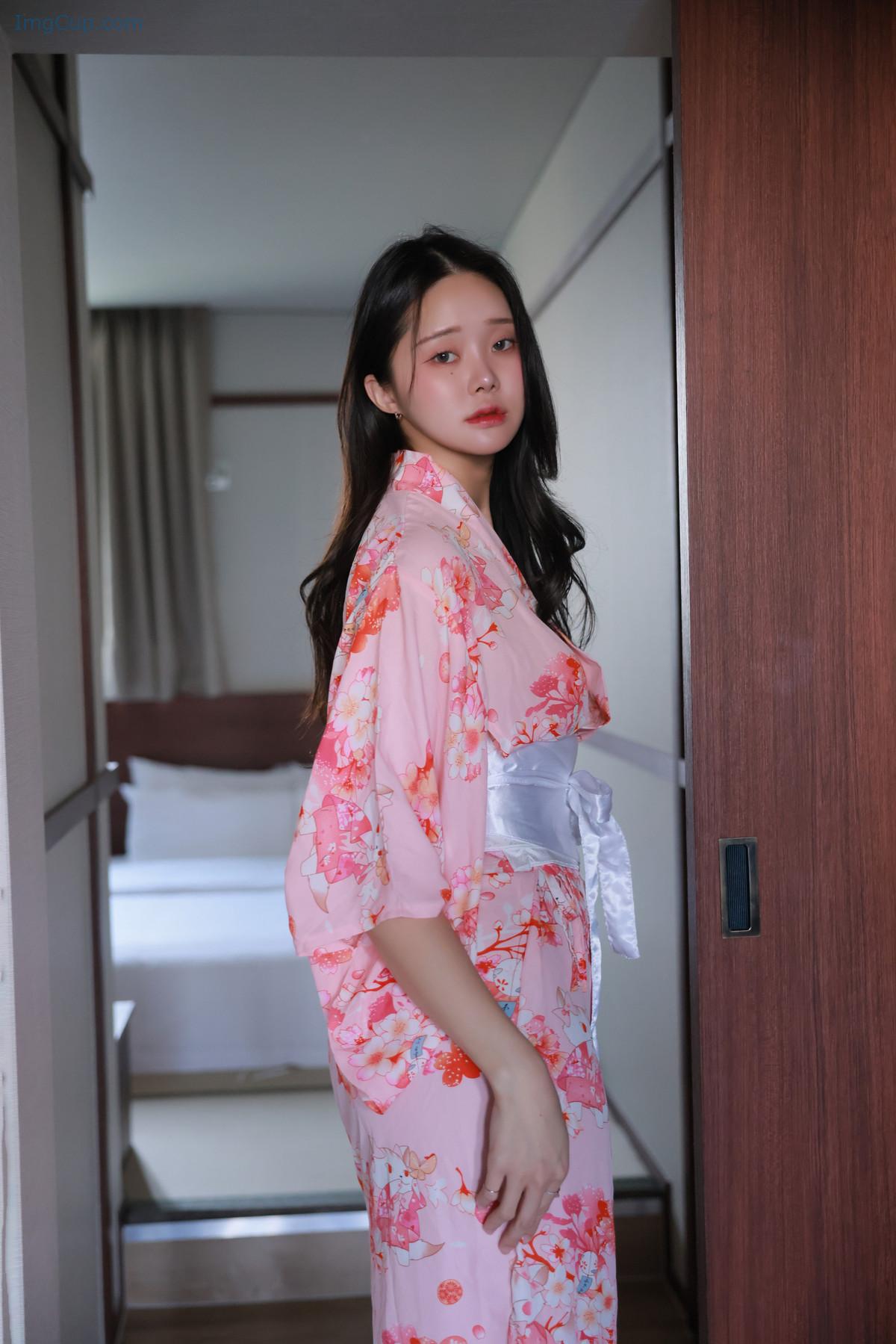 1722869538_389_Inah-이나-SWEETBOX-Vol40-Photobook-Set04.jpg 1722869538 389 Inah 이나 SWEETBOX Vol40 Photobook Set04