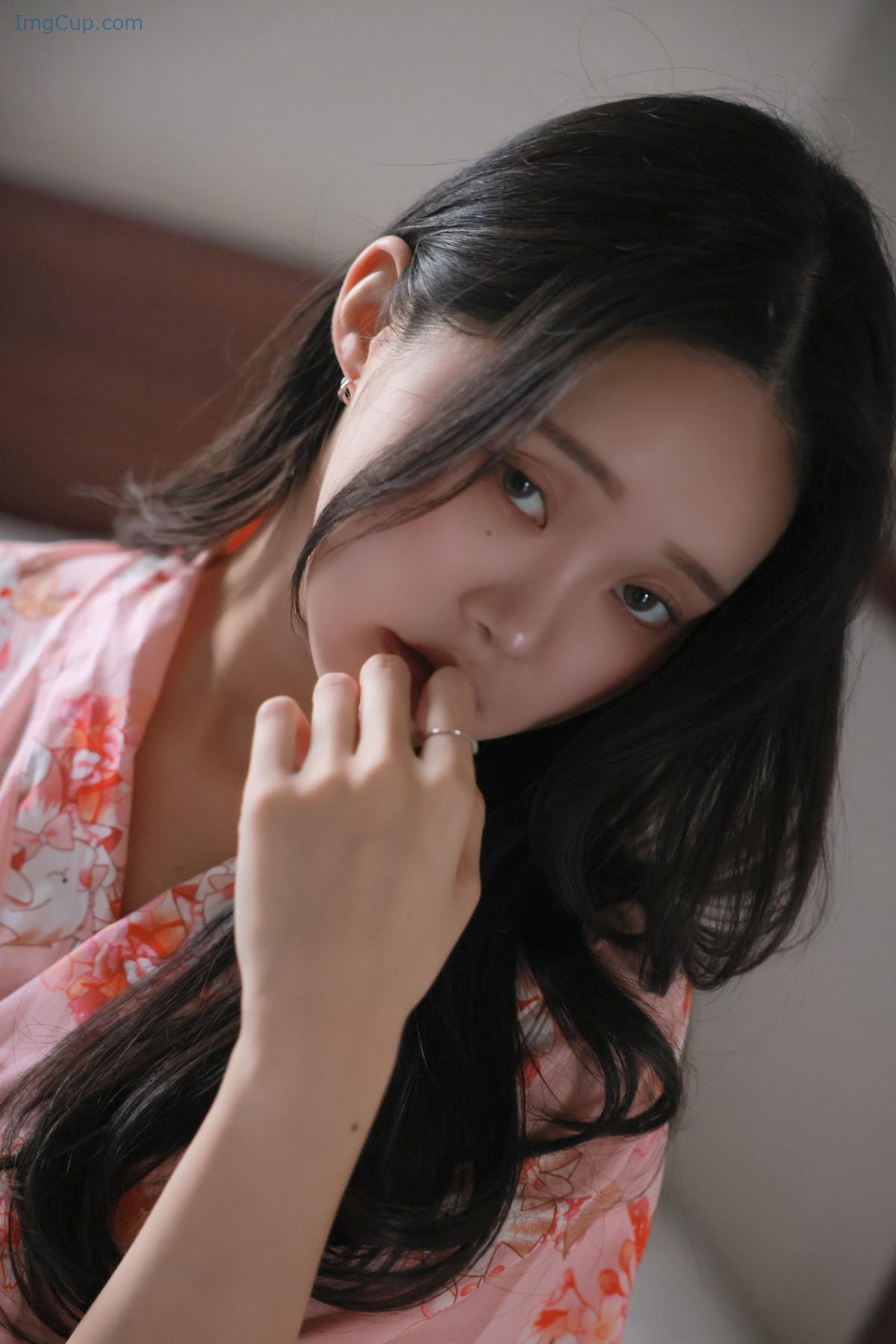 1722934905_521_Inah-이나-SWEETBOX-Vol40-Photobook-Set03.jpg 1722934905 521 Inah 이나 SWEETBOX Vol40 Photobook Set03