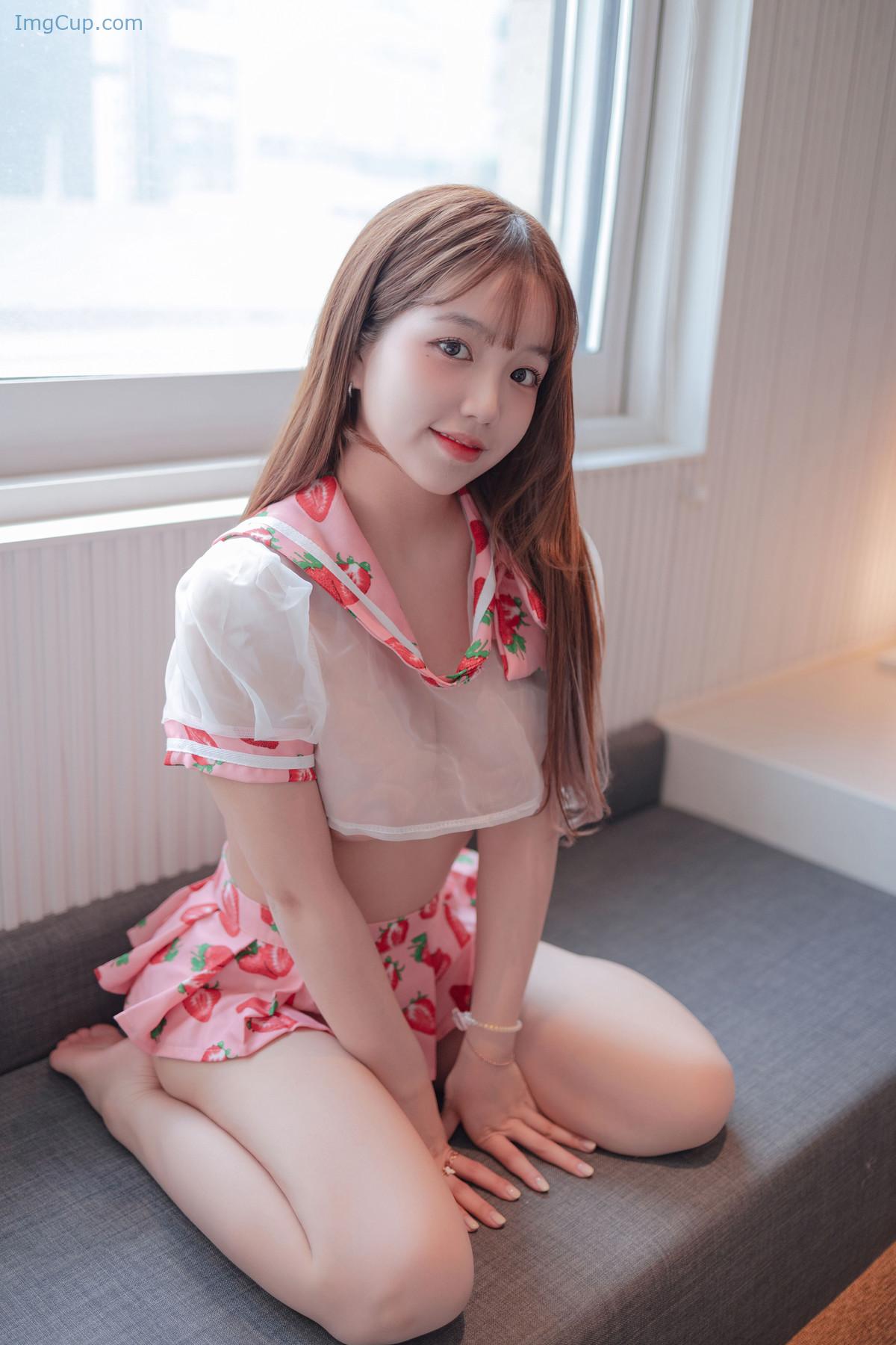 1723051122_423_Yoonvely-윤블리-Photobook-Strawberry-Lingerie-Set02.jpg 1723051122 423 Yoonvely 윤블리 Photobook Strawberry Lingerie Set02