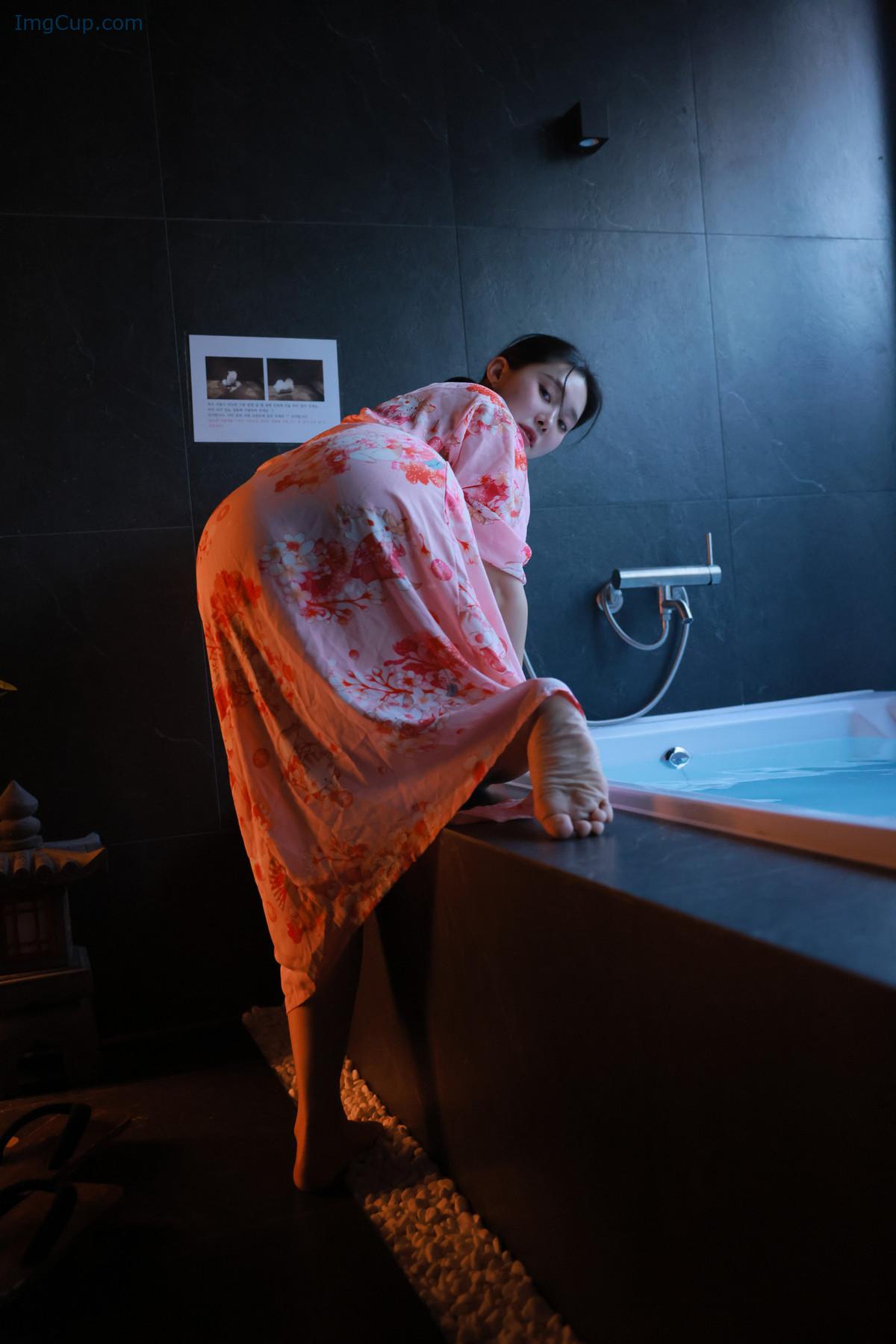 1723072892_834_Inah-이나-SWEETBOX-Vol40-Photobook-Set01.jpg 1723072892 834 Inah 이나 SWEETBOX Vol40 Photobook Set01