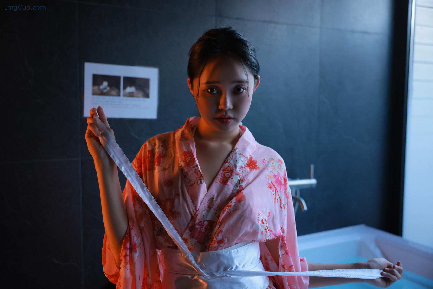 1723072904_527_Inah-이나-SWEETBOX-Vol40-Photobook-Set01.jpg 1723072904 527 Inah 이나 SWEETBOX Vol40 Photobook Set01