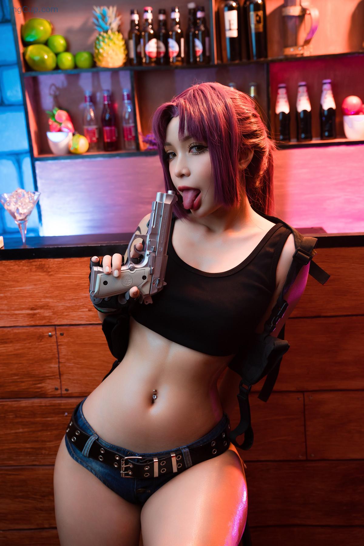 1723370338_753_Cosplay-UmekoJ-Revy-Black-Lagoon.jpg 1723370338 753 Cosplay UmekoJ Revy Black Lagoon