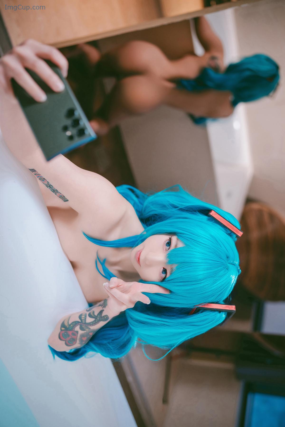 1723381232_684_Cosplay-Maruemon-마루에몽-Plug-Me-In-Miku-Set01.jpg 1723381232 684 Cosplay Maruemon 마루에몽 Plug Me In Miku Set01
