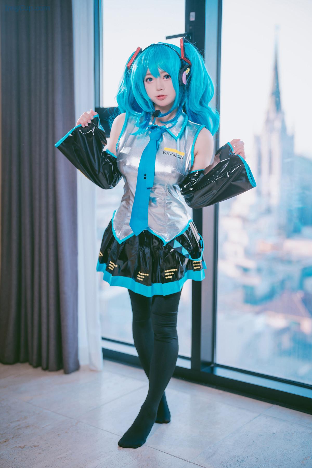 1723468068_568_Cosplay-Maruemon-마루에몽-Plug-Me-In-Miku-Set02.jpg 1723468068 568 Cosplay Maruemon 마루에몽 Plug Me In Miku Set02
