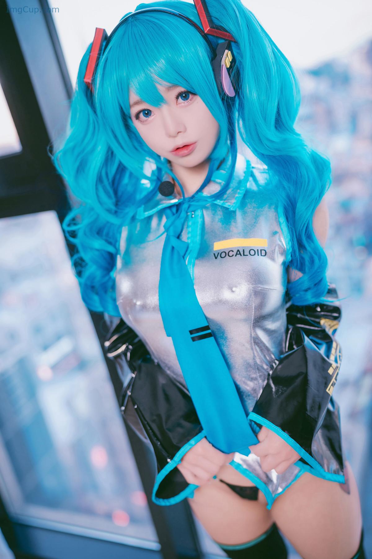1723468085_194_Cosplay-Maruemon-마루에몽-Plug-Me-In-Miku-Set02.jpg 1723468085 194 Cosplay Maruemon 마루에몽 Plug Me In Miku Set02