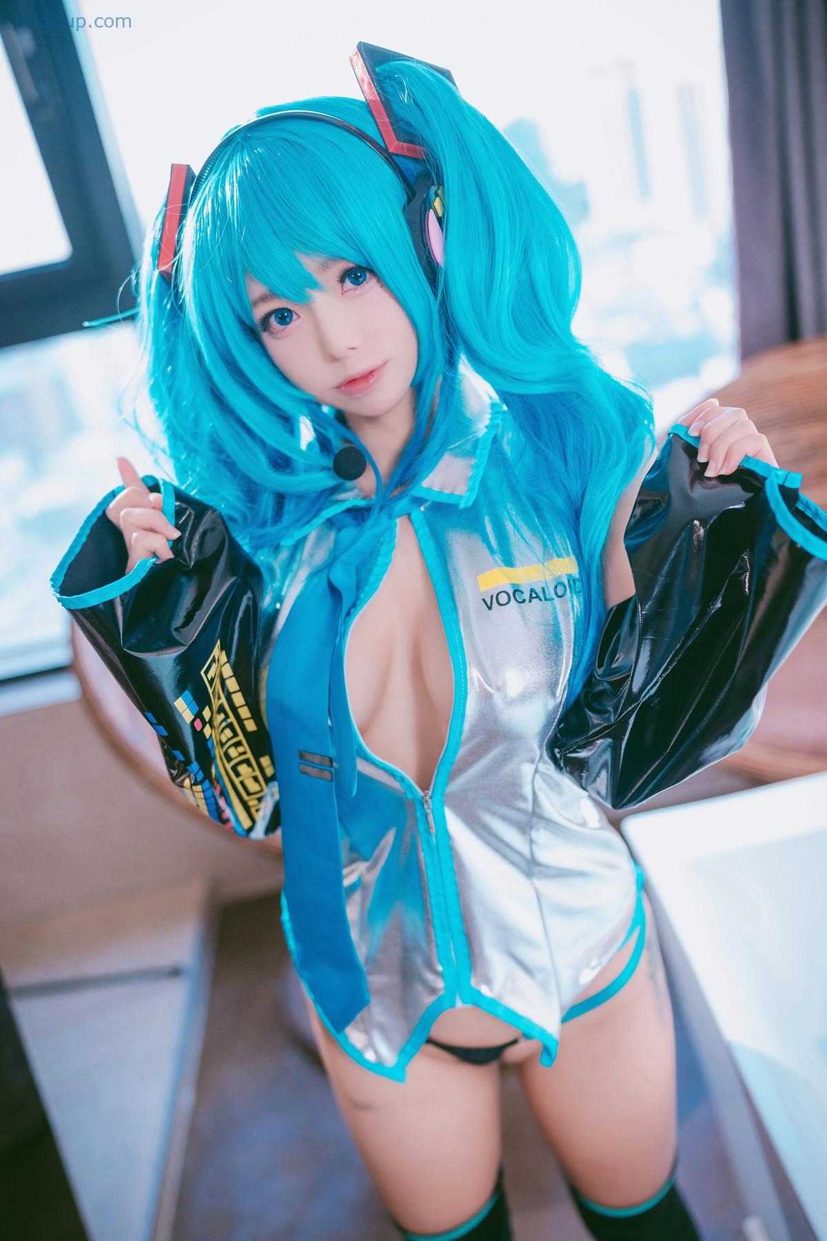 1723468096_846_Cosplay-Maruemon-마루에몽-Plug-Me-In-Miku-Set02.jpg 1723468096 846 Cosplay Maruemon 마루에몽 Plug Me In Miku Set02