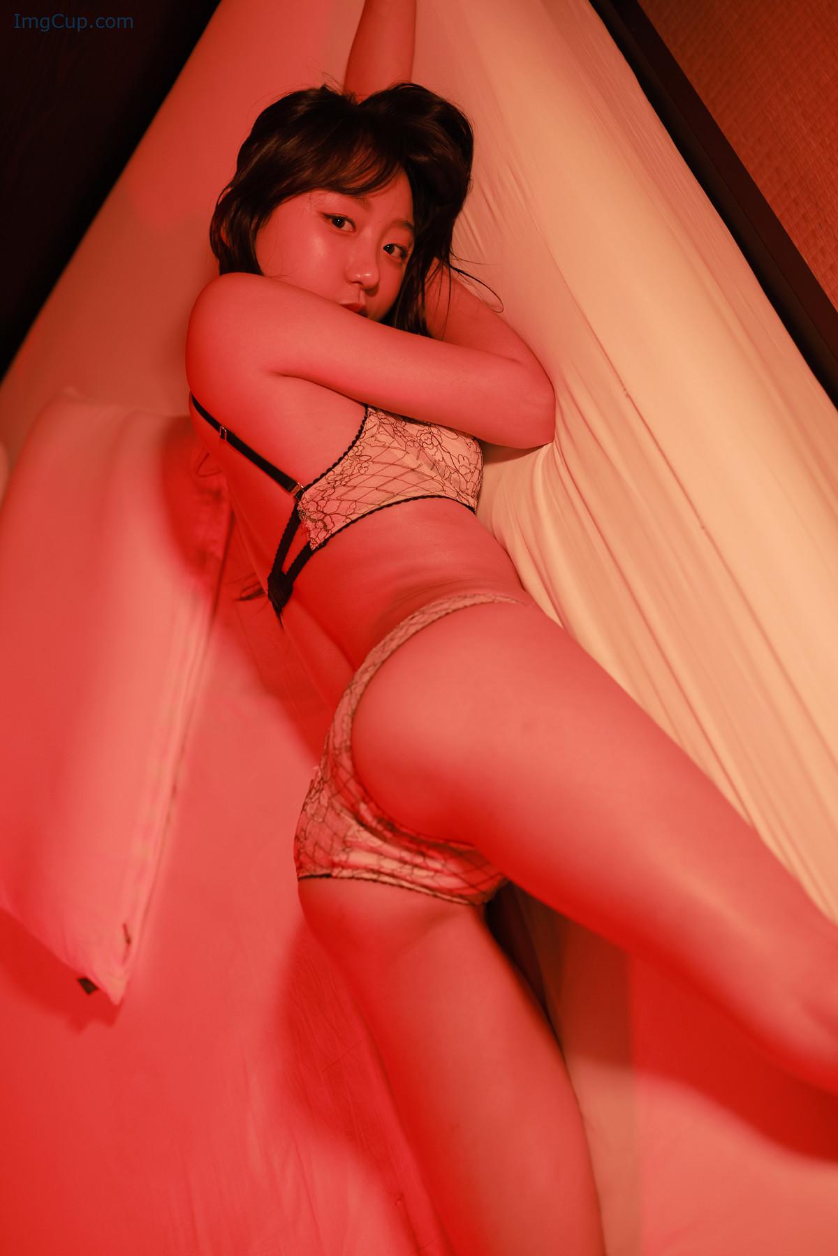 1723581231_778_Eunji-Pyo-표은지-Photobook-Eunji-Pyoapple-Set01.jpg 1723581231 778 Eunji Pyo 표은지 Photobook Eunji Pyoapple Set01
