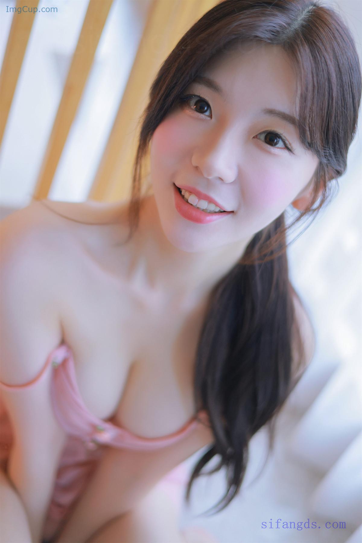 1723857239_710_Leeesovely-쏘블리-Photobook-‘Pink-Set03.jpg 1723857239 710 Leeesovely 쏘블리 Photobook ‘Pink Set03