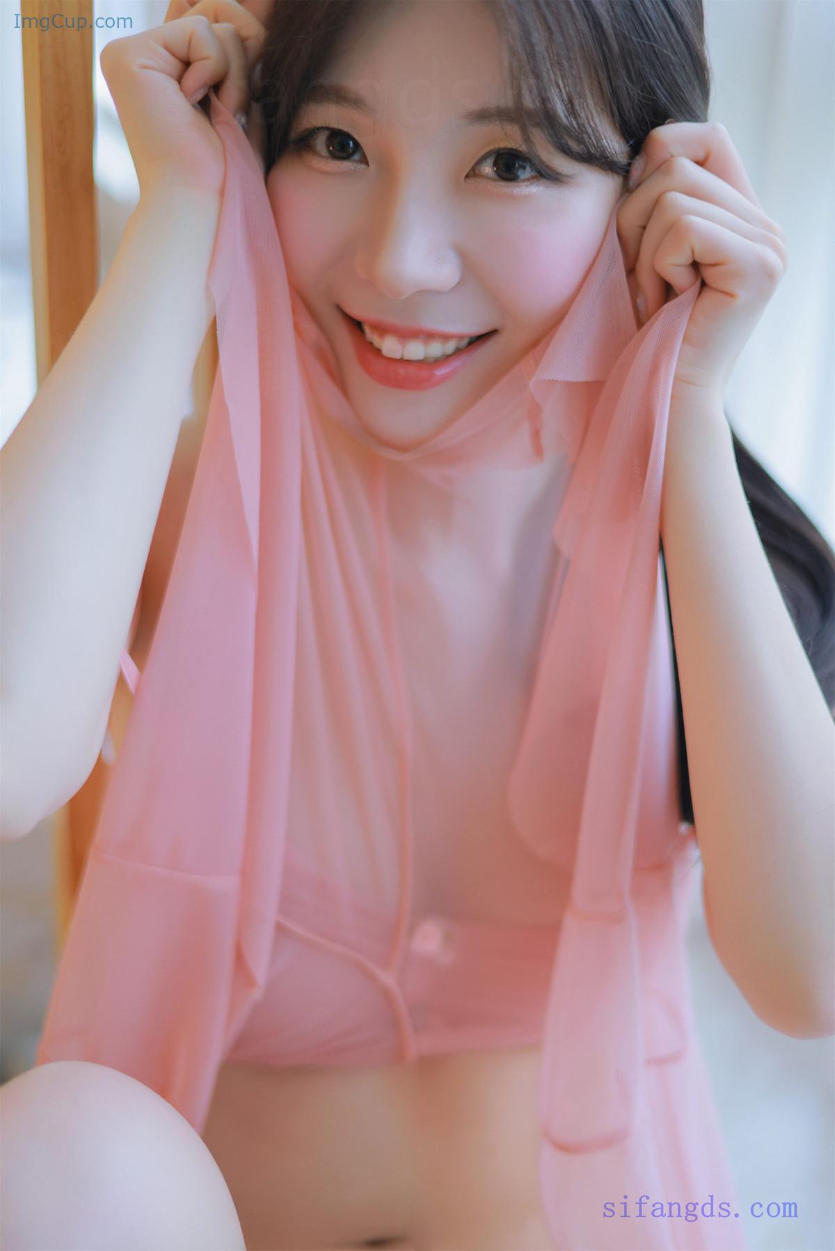 1723857249_101_Leeesovely-쏘블리-Photobook-‘Pink-Set03.jpg 1723857249 101 Leeesovely 쏘블리 Photobook ‘Pink Set03