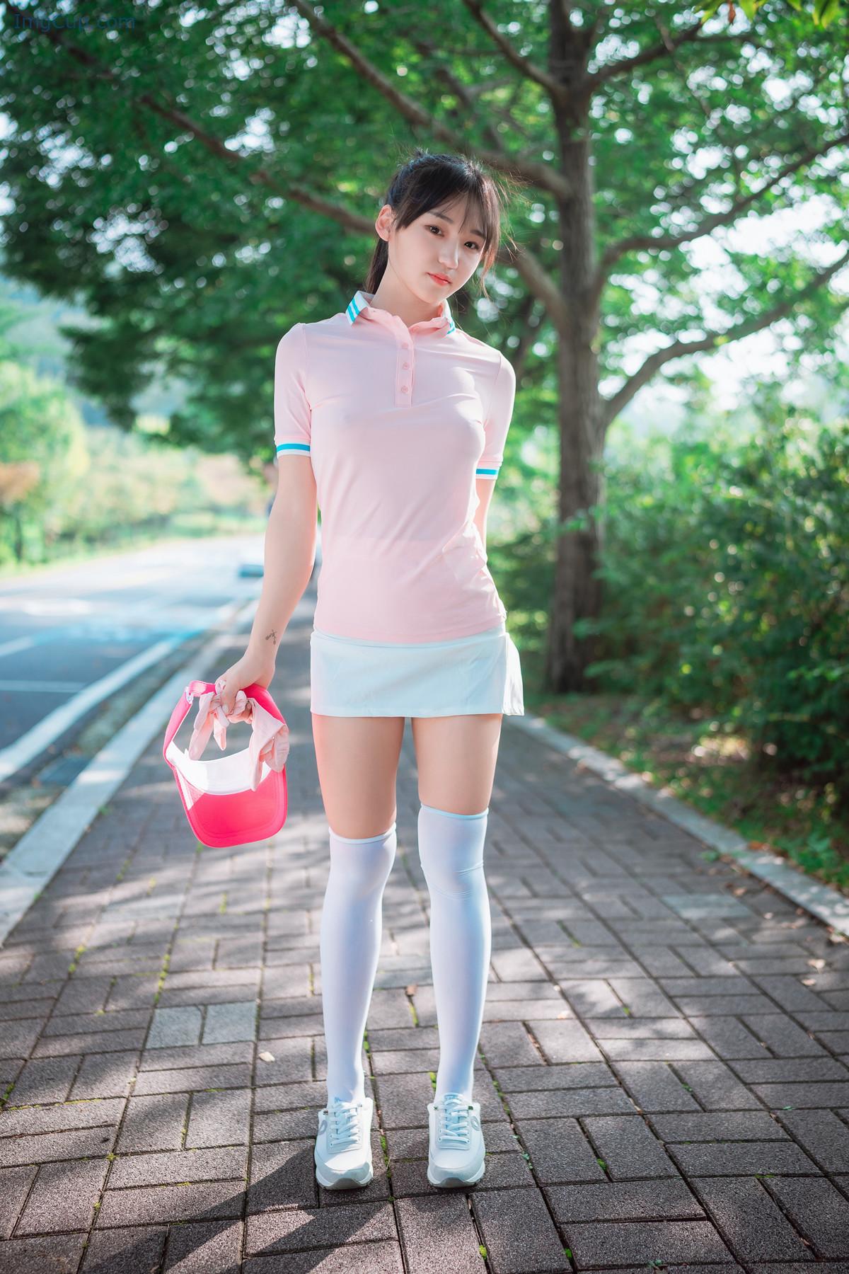 1723871759_198_Hendoong-혠둥이-DJAWA-‘On-Green-Set02.jpg 1723871759 198 Hendoong 혠둥이 DJAWA ‘On Green Set02