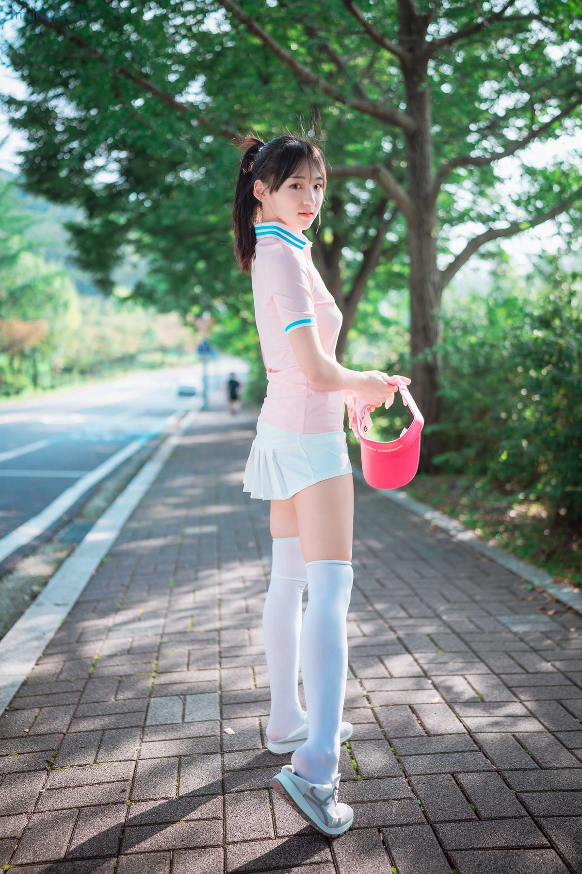 1723871759_626_Hendoong-혠둥이-DJAWA-‘On-Green-Set02.jpg 1723871759 626 Hendoong 혠둥이 DJAWA ‘On Green Set02