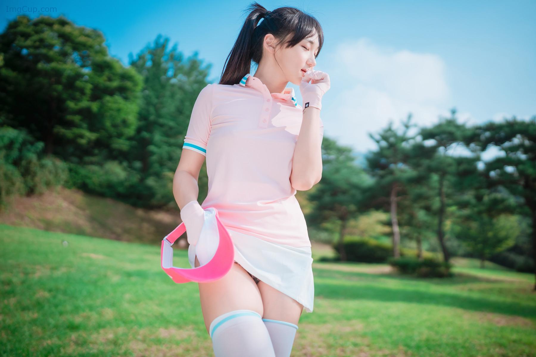 1723871773_883_Hendoong-혠둥이-DJAWA-‘On-Green-Set02.jpg 1723871773 883 Hendoong 혠둥이 DJAWA ‘On Green Set02