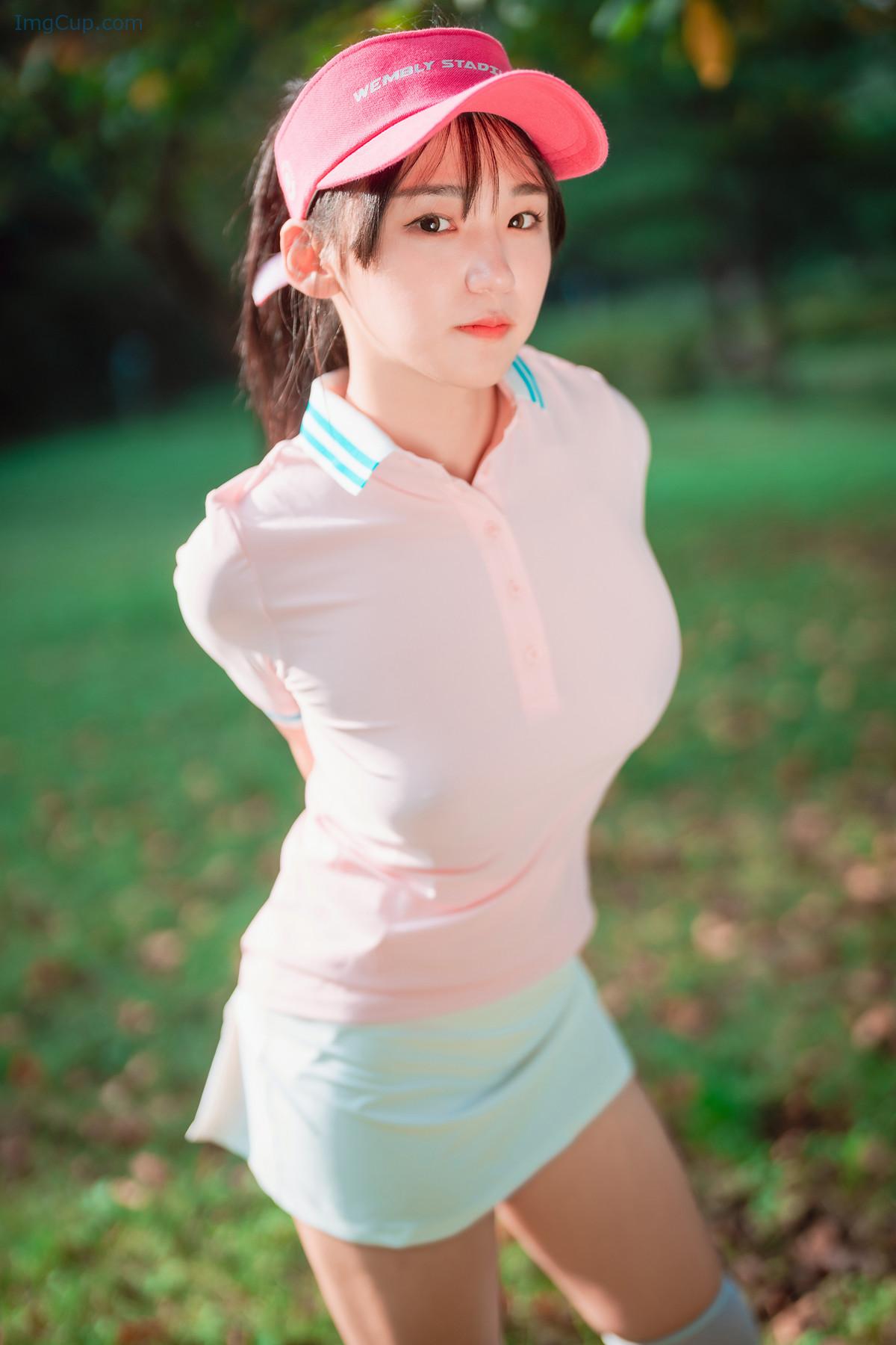 1724060494_367_Hendoong-혠둥이-DJAWA-‘On-Green-Set03.jpg 1724060494 367 Hendoong 혠둥이 DJAWA ‘On Green Set03