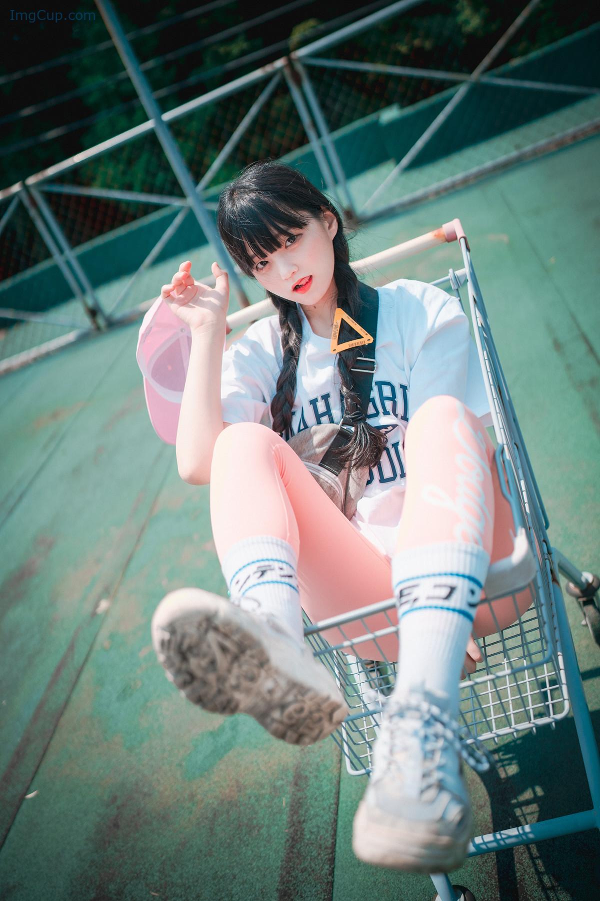 1724205721_99_Jeong-Jenny-정제니-DJAWA-‘Loose-and-Tight-Pink-Set01.jpg 1724205721 99 Jeong Jenny 정제니 DJAWA ‘Loose and Tight Pink Set01