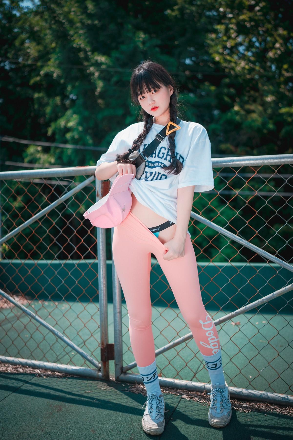 1724205725_103_Jeong-Jenny-정제니-DJAWA-‘Loose-and-Tight-Pink-Set01.jpg 1724205725 103 Jeong Jenny 정제니 DJAWA ‘Loose and Tight Pink Set01