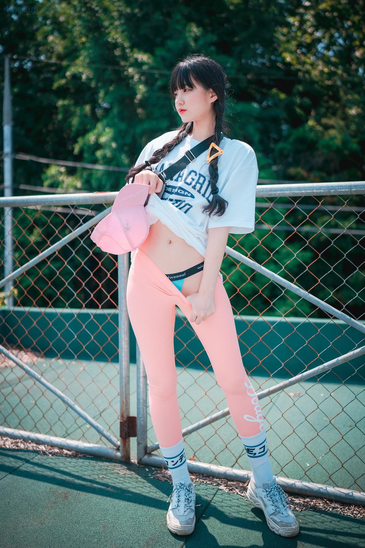 1724205726_558_Jeong-Jenny-정제니-DJAWA-‘Loose-and-Tight-Pink-Set01.jpg 1724205726 558 Jeong Jenny 정제니 DJAWA ‘Loose and Tight Pink Set01