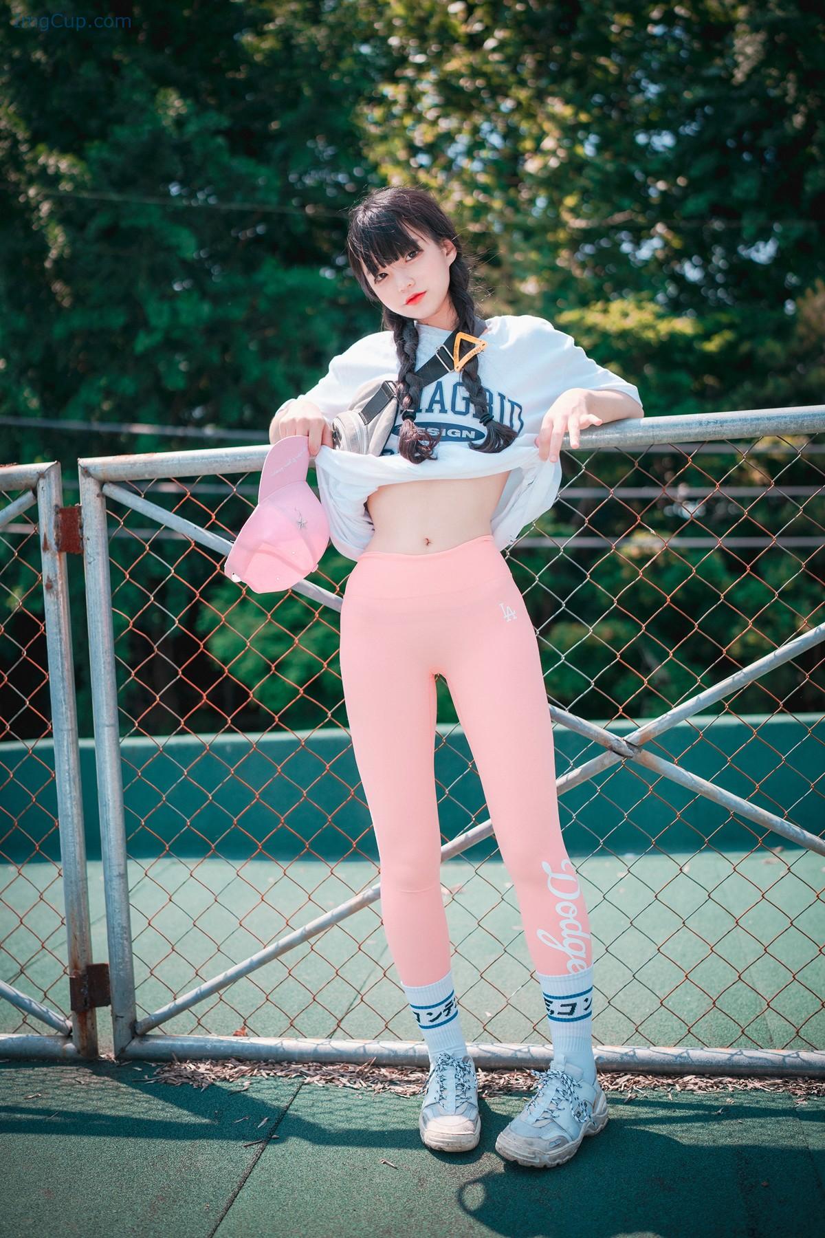 1724205727_265_Jeong-Jenny-정제니-DJAWA-‘Loose-and-Tight-Pink-Set01.jpg 1724205727 265 Jeong Jenny 정제니 DJAWA ‘Loose and Tight Pink Set01