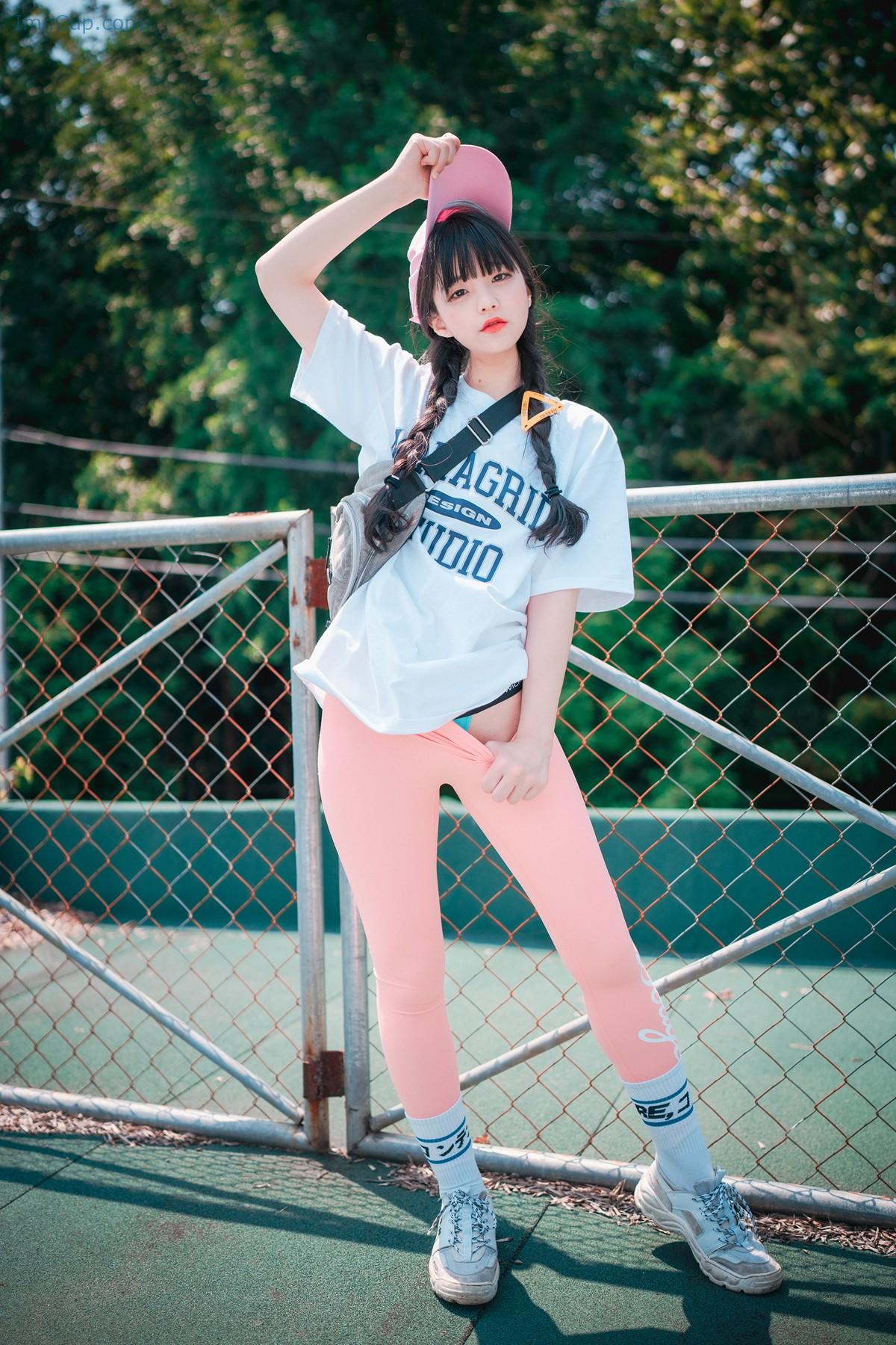 1724205727_866_Jeong-Jenny-정제니-DJAWA-‘Loose-and-Tight-Pink-Set01.jpg 1724205727 866 Jeong Jenny 정제니 DJAWA ‘Loose and Tight Pink Set01