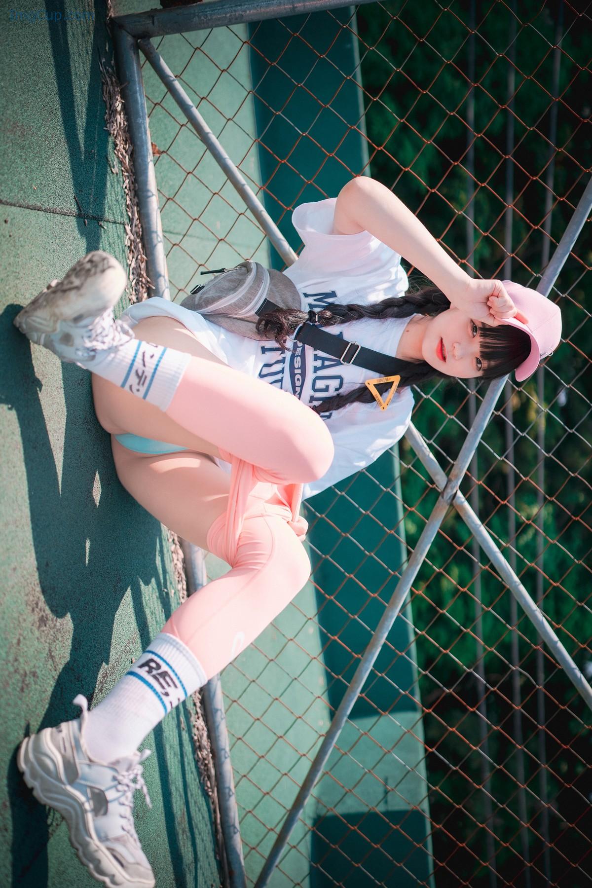 1724205732_849_Jeong-Jenny-정제니-DJAWA-‘Loose-and-Tight-Pink-Set01.jpg 1724205732 849 Jeong Jenny 정제니 DJAWA ‘Loose and Tight Pink Set01