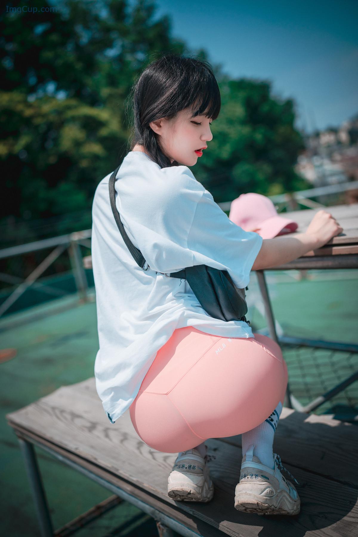 1724205735_865_Jeong-Jenny-정제니-DJAWA-‘Loose-and-Tight-Pink-Set01.jpg 1724205735 865 Jeong Jenny 정제니 DJAWA ‘Loose and Tight Pink Set01