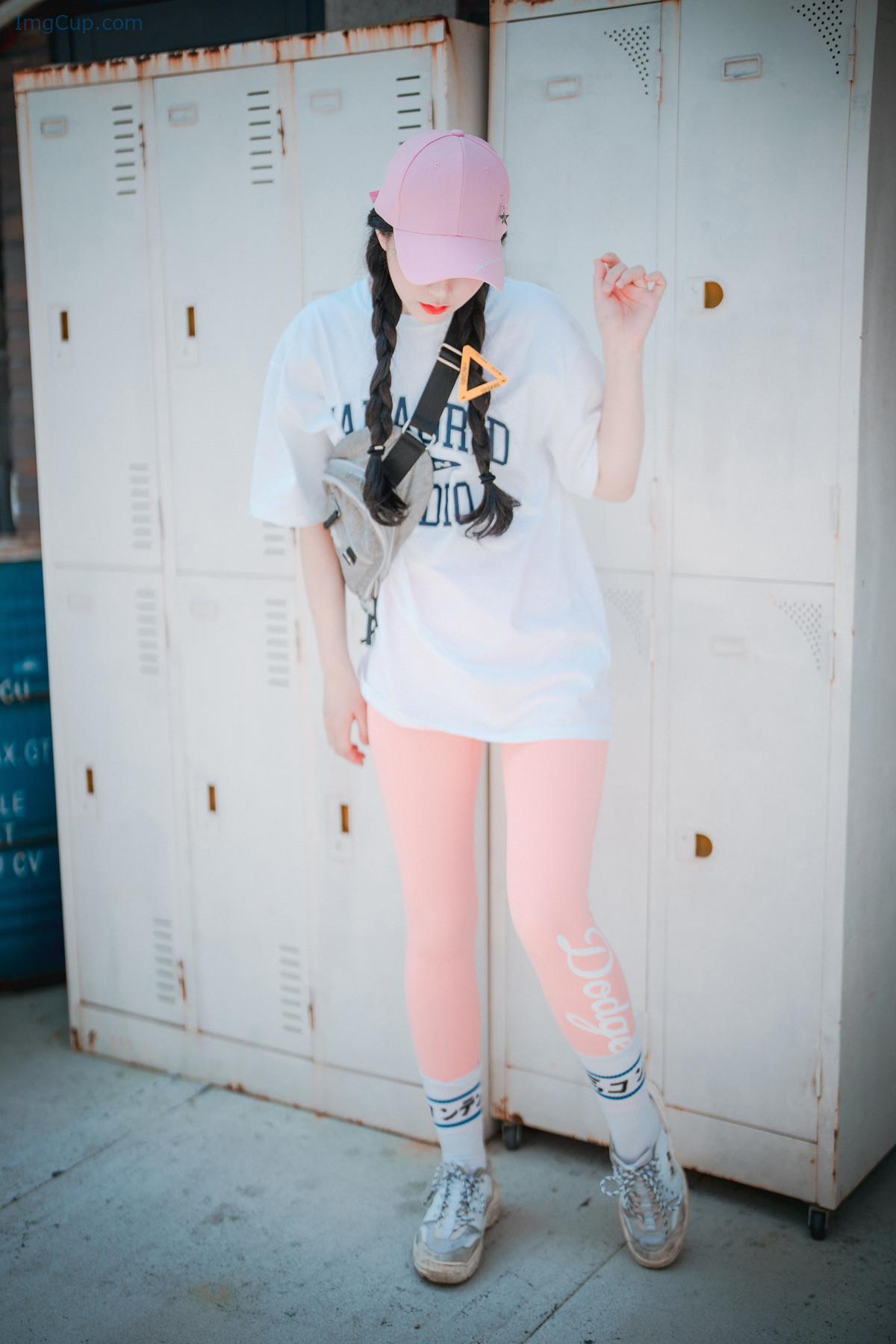 1724278308_666_Jeong-Jenny-정제니-DJAWA-‘Loose-and-Tight-Pink-Set02.jpg 1724278308 666 Jeong Jenny 정제니 DJAWA ‘Loose and Tight Pink Set02