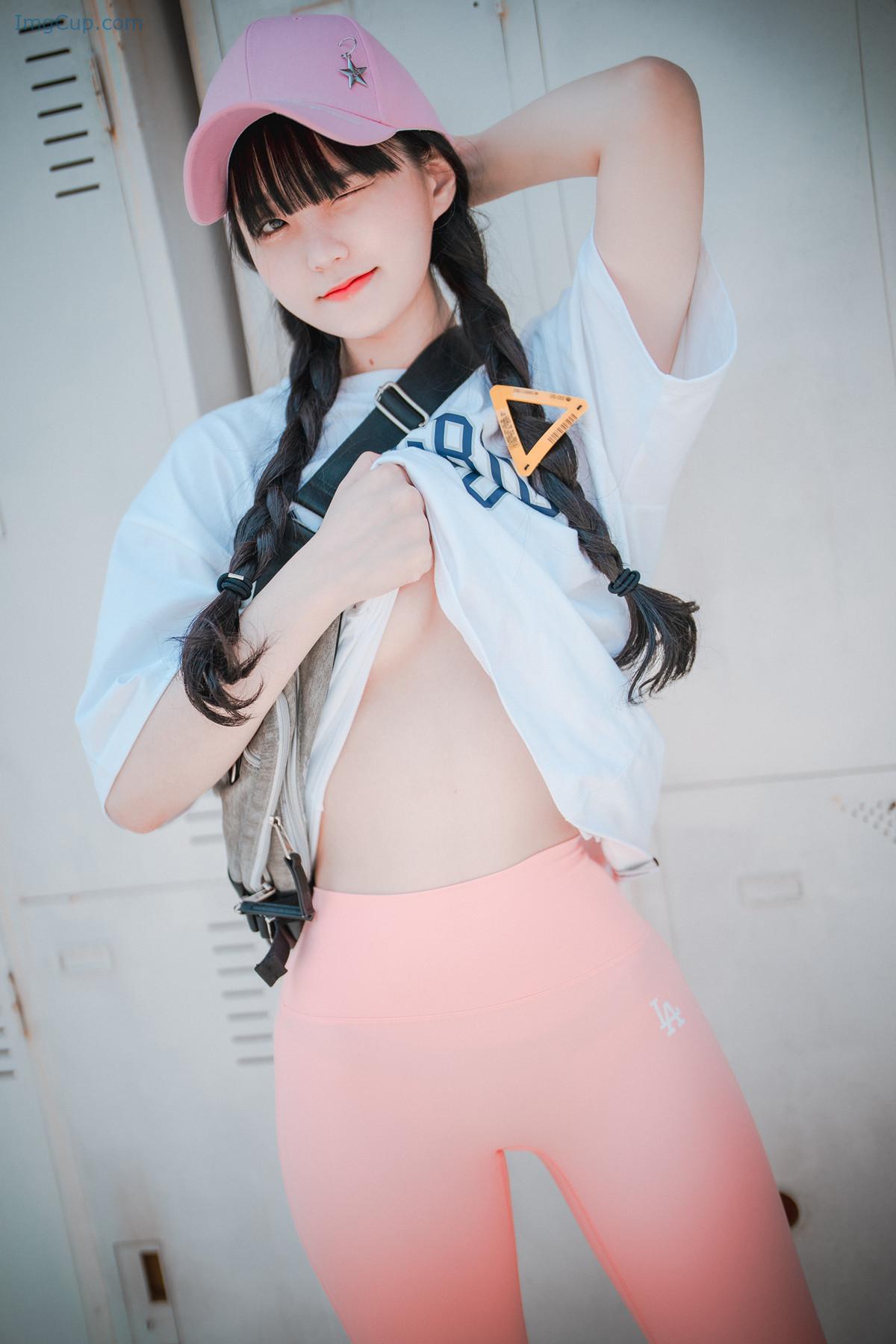 1724278310_366_Jeong-Jenny-정제니-DJAWA-‘Loose-and-Tight-Pink-Set02.jpg 1724278310 366 Jeong Jenny 정제니 DJAWA ‘Loose and Tight Pink Set02