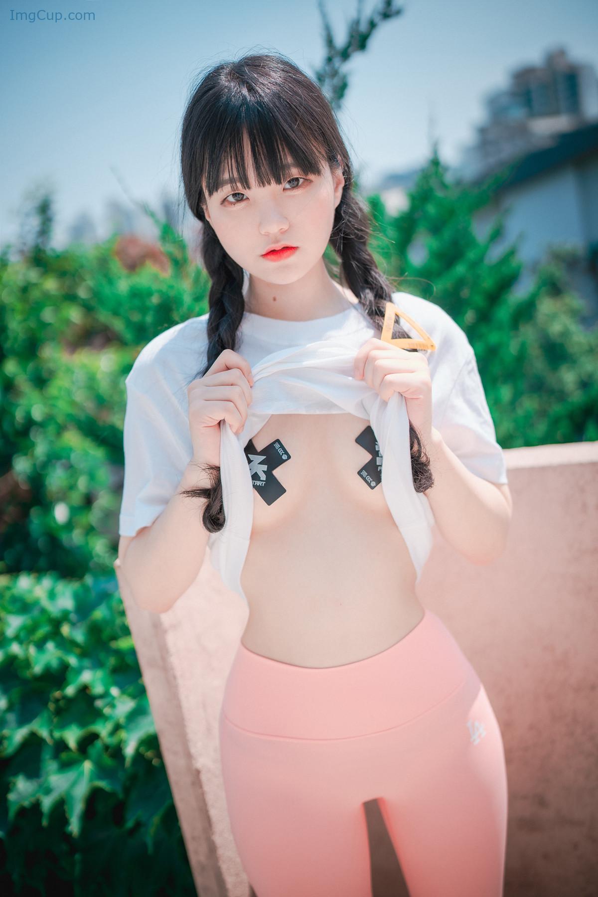 1724278329_297_Jeong-Jenny-정제니-DJAWA-‘Loose-and-Tight-Pink-Set02.jpg 1724278329 297 Jeong Jenny 정제니 DJAWA ‘Loose and Tight Pink Set02