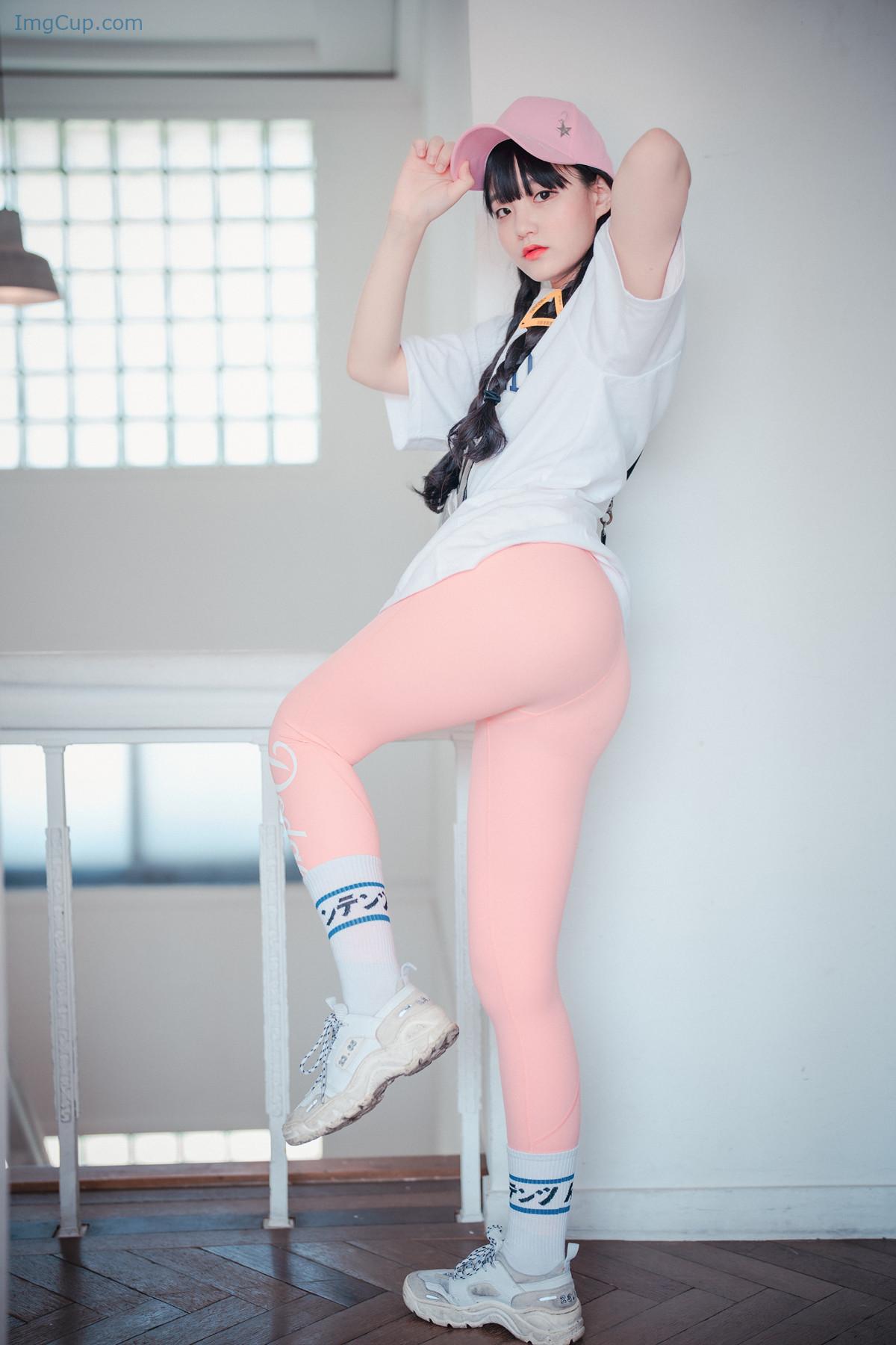 1724350895_586_Jeong-Jenny-정제니-DJAWA-‘Loose-and-Tight-Pink-Set03.jpg 1724350895 586 Jeong Jenny 정제니 DJAWA ‘Loose and Tight Pink Set03