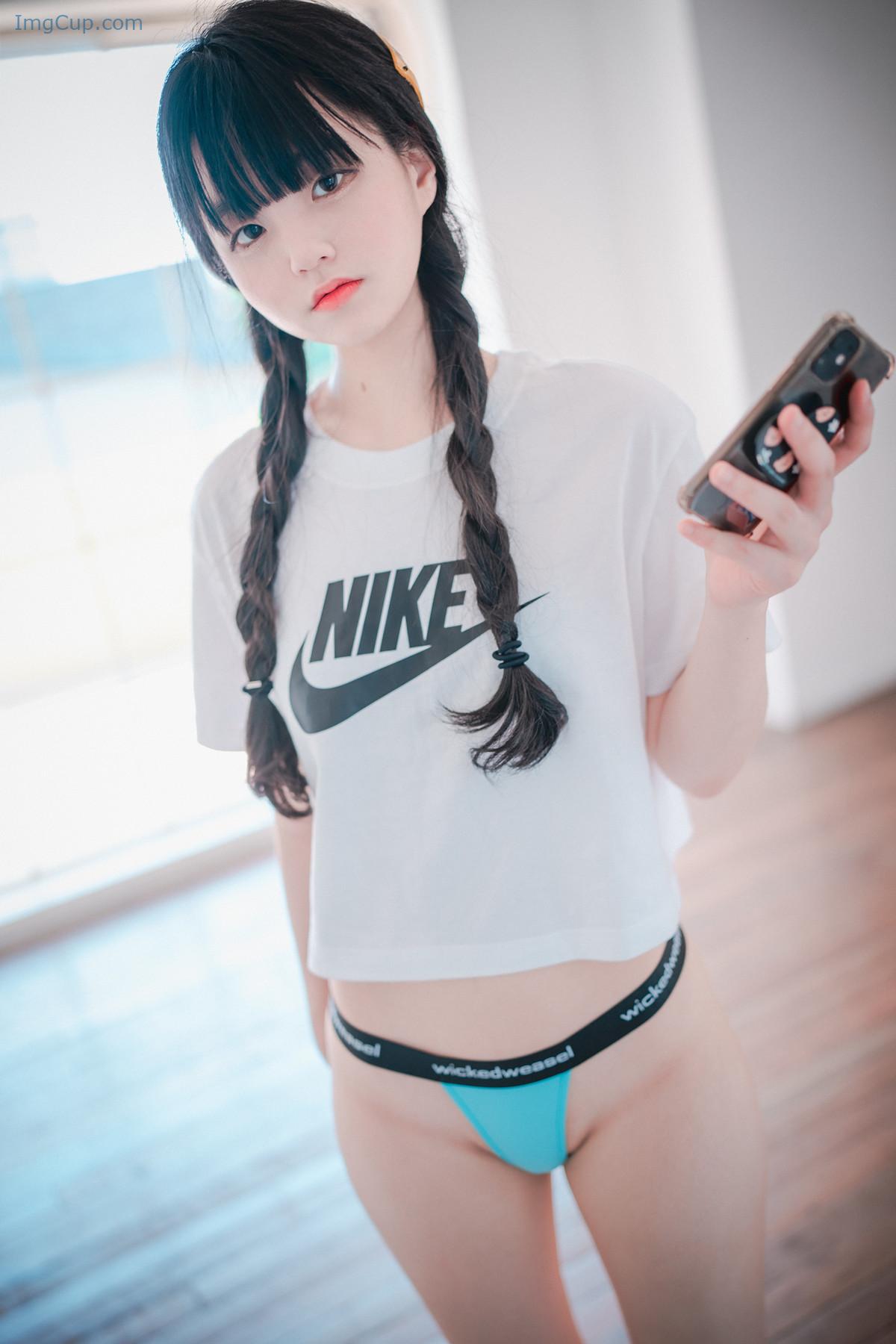 1724350907_941_Jeong-Jenny-정제니-DJAWA-‘Loose-and-Tight-Pink-Set03.jpg 1724350907 941 Jeong Jenny 정제니 DJAWA ‘Loose and Tight Pink Set03