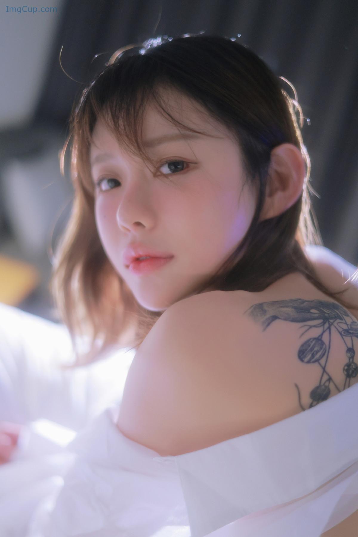 1724408972_685_Romi-로미-Photobook-‘Come-Back-Set01.jpg 1724408972 685 Romi 로미 Photobook ‘Come Back Set01