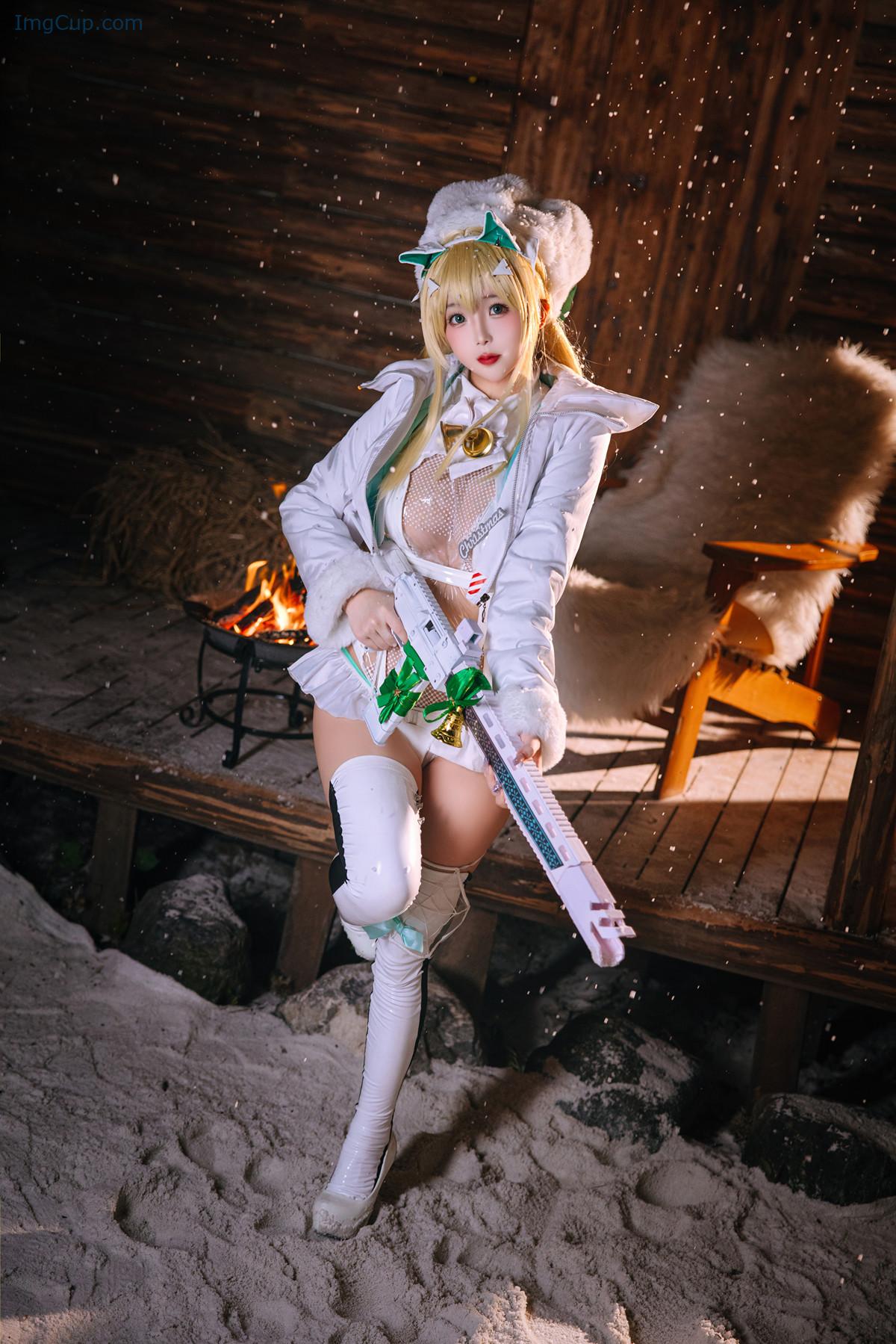 Cosplay-Rinaijiao日奈娇-露菲圣诞.jpg Cosplay Rinaijiao日奈娇 露菲圣诞