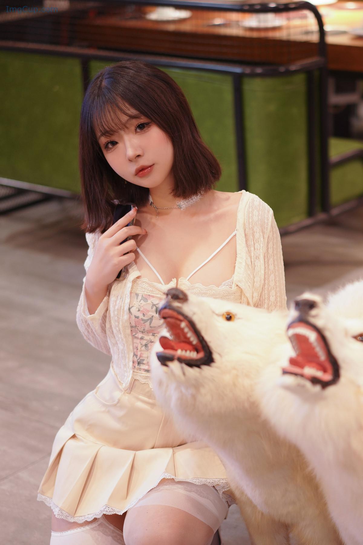 Cosplay-Yuuhui玉汇-蕾丝情人.jpg Cosplay Yuuhui玉汇 蕾丝情人
