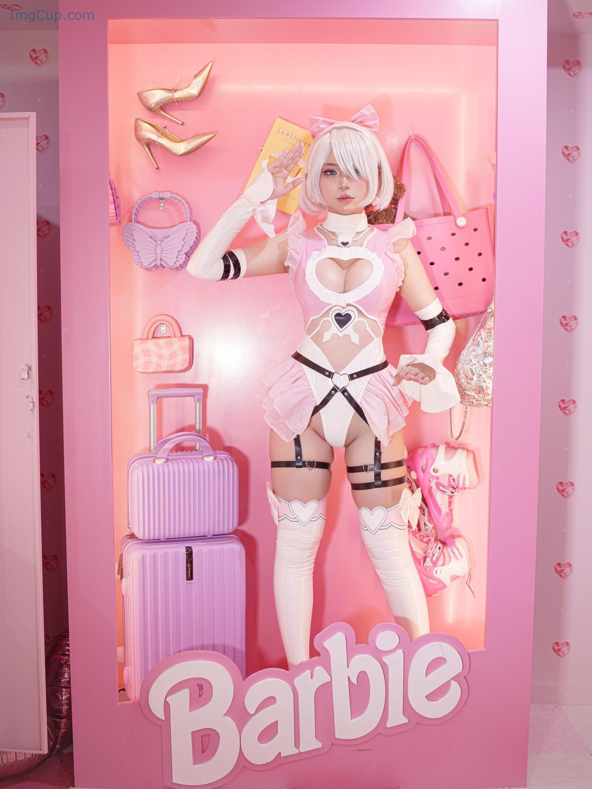 Cosplay-ZinieQ-2B-Barbie.jpg Cosplay ZinieQ 2B Barbie