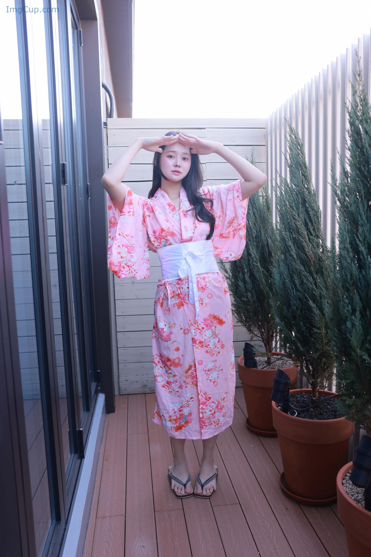 Inah-이나-SWEETBOX-Vol40-Photobook-Set02.jpg Inah 이나 SWEETBOX Vol40 Photobook Set02